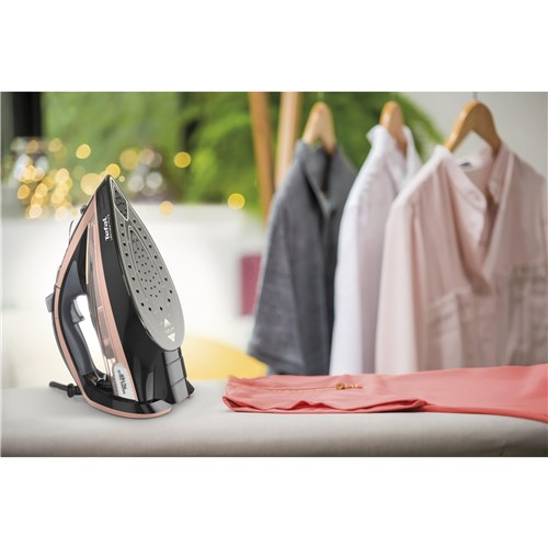 Tefal Ultimate Care Anti-Calc Steam Iron